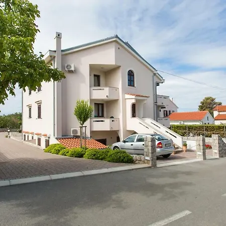 Apartment 17857c